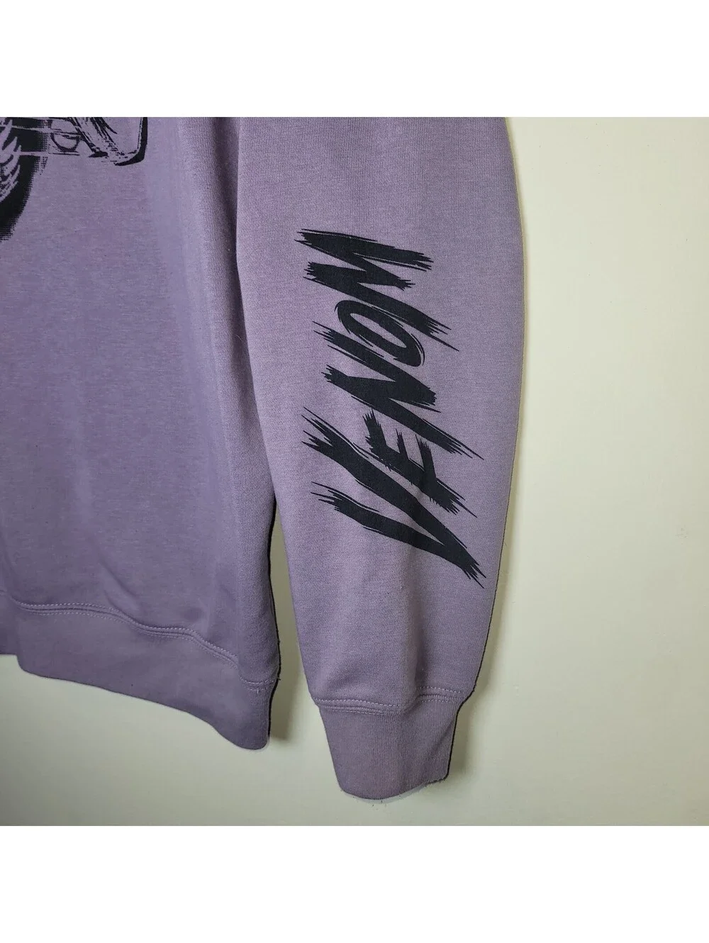 Marvel Spider-Man 2 Venom Gamerverse Crewneck Lavender Sweatshirt Men's M